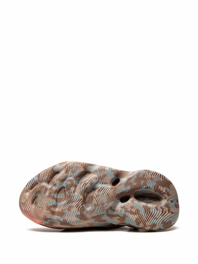 Adidas Yeezy Foam RNNR MX Sand Grey - Image 4