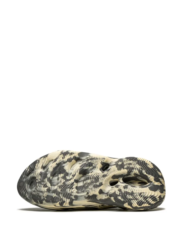 Adidas Yeezy Foam RNNR MXT Moon Gray - Image 4