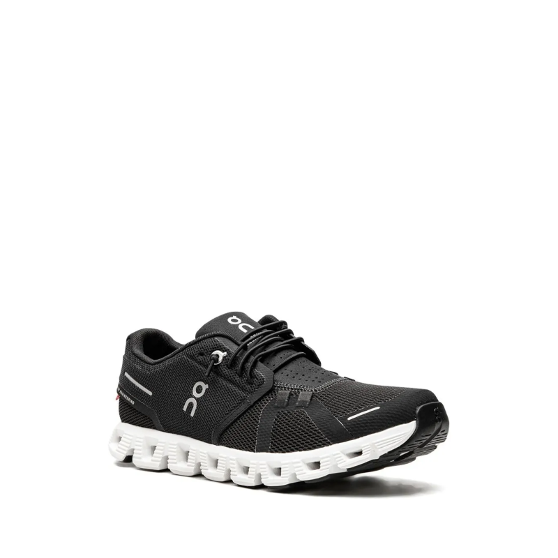 On Running Cloud 5 Black White - Image 2