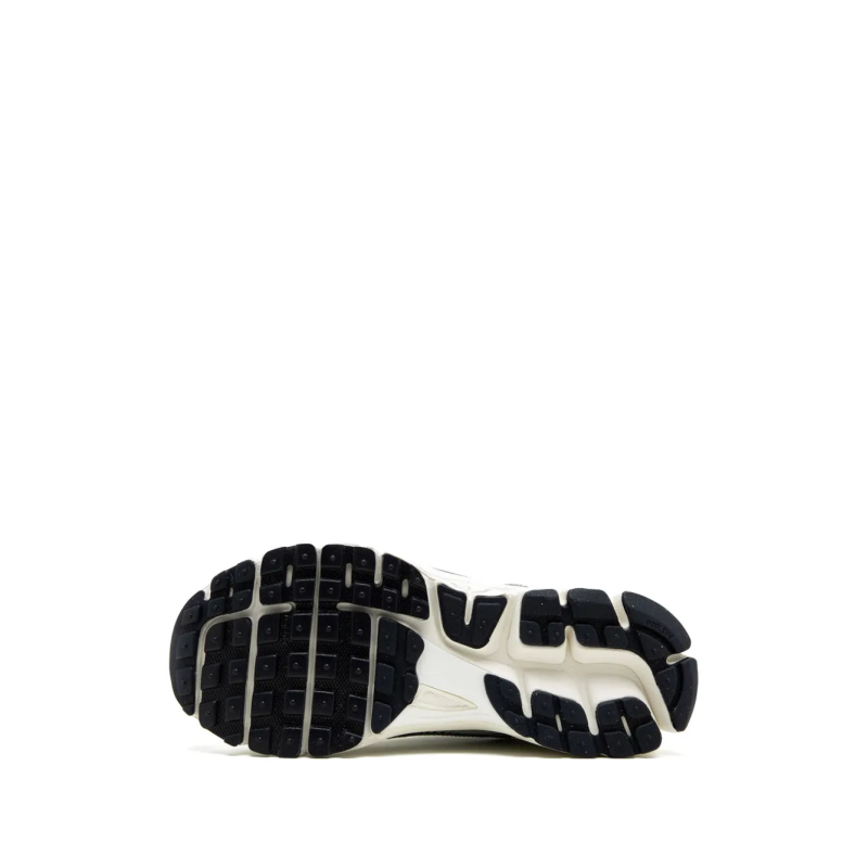 Nike Zoom Vomero 5 Photon Dust Metallic Silver - Image 5