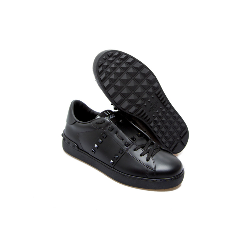 Valentino Garavani Rockstud Untitled Triple Black - Image 3
