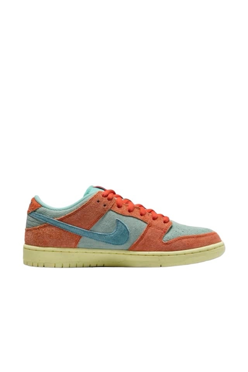 Nike SB Dunk Low Orange Emerald Rise
