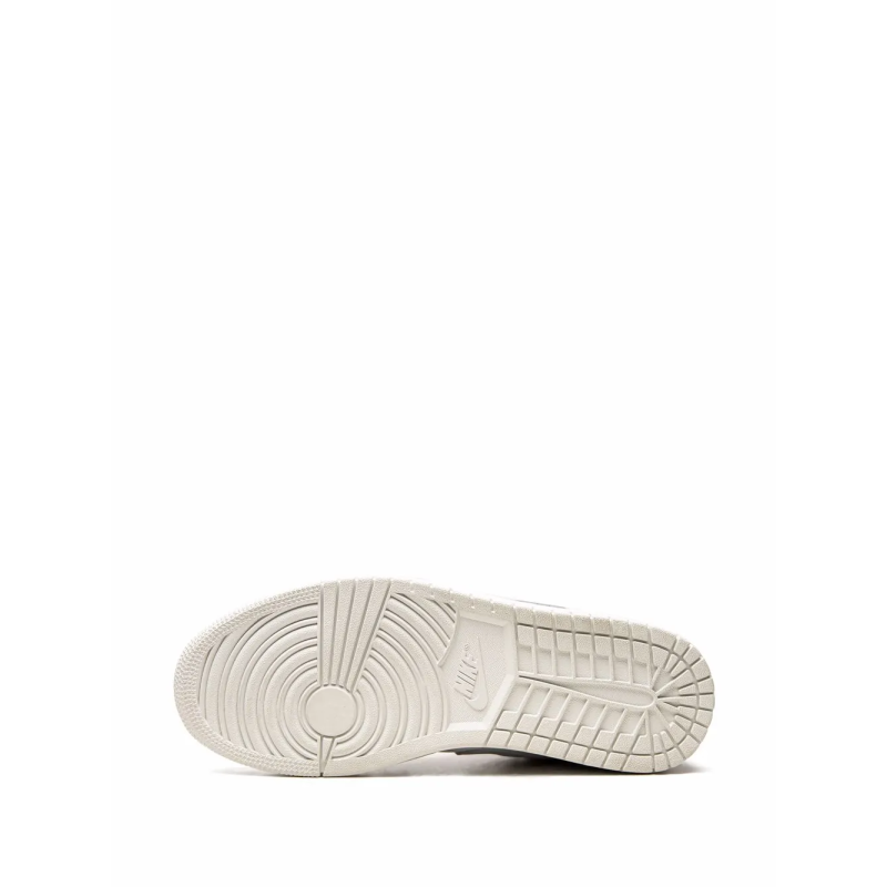 Jordan 1 Low Paris - Image 4
